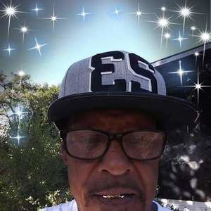 Meet your Posher, Carlos